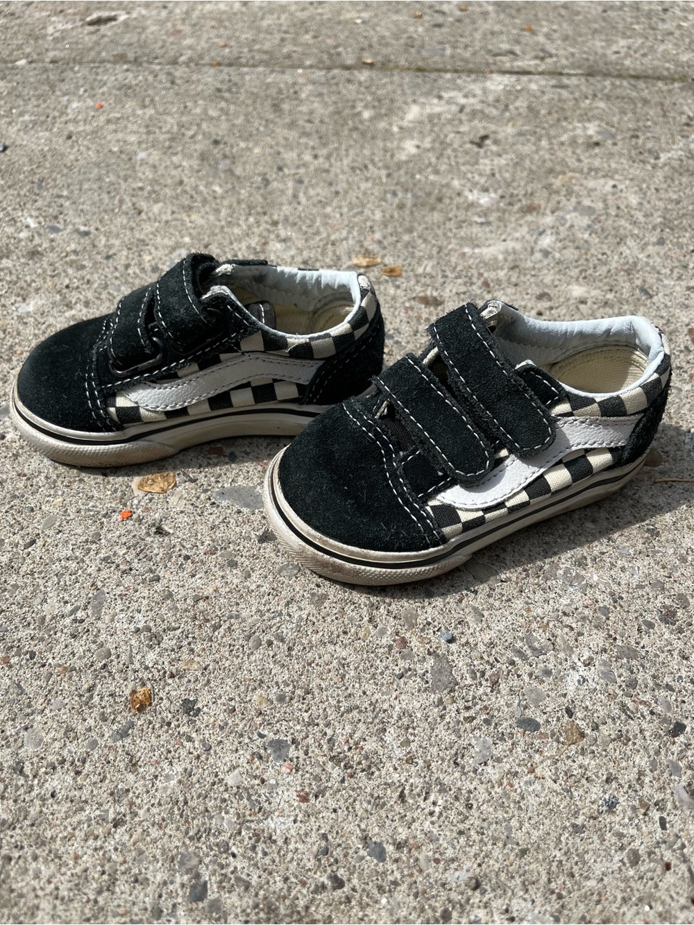 Vans Suede Black and White Checkered Toddler Velcro Sneakers Size 4